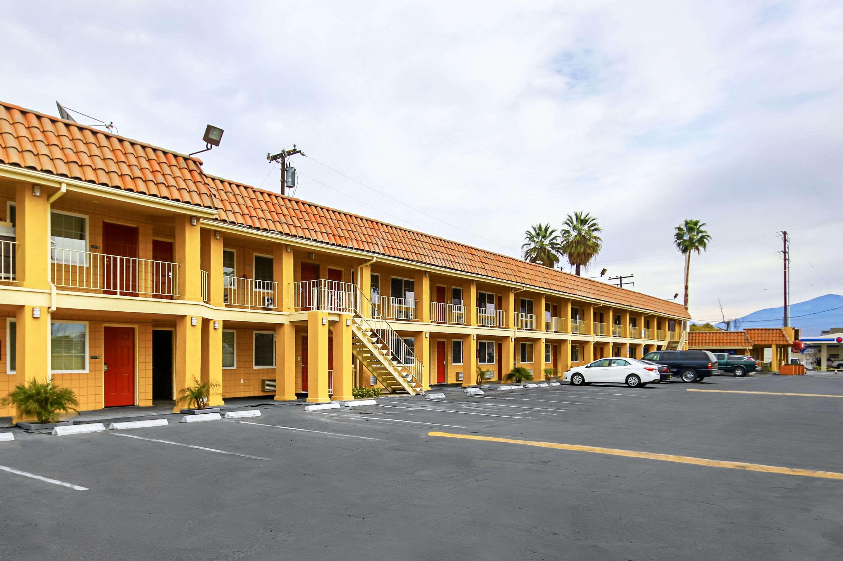 Econo Lodge San Bernardino I-215 Exteriér fotografie